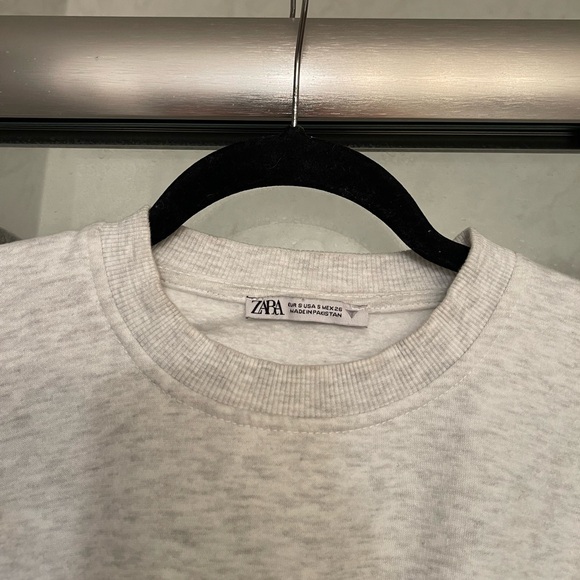 Zara Cropped Sweatshirt - Picture 5 of 6